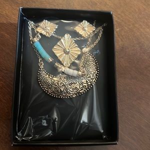 Avon Signature Collection Textured Arc Layered Necklace & Earring Set~Brand New